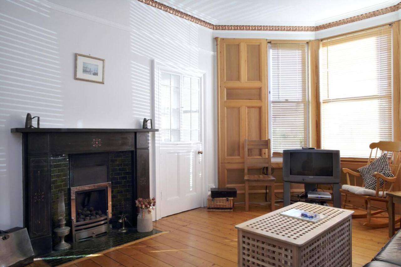 Central And Spacious 2 Bedroom Flat With Garden EDI Exterior foto