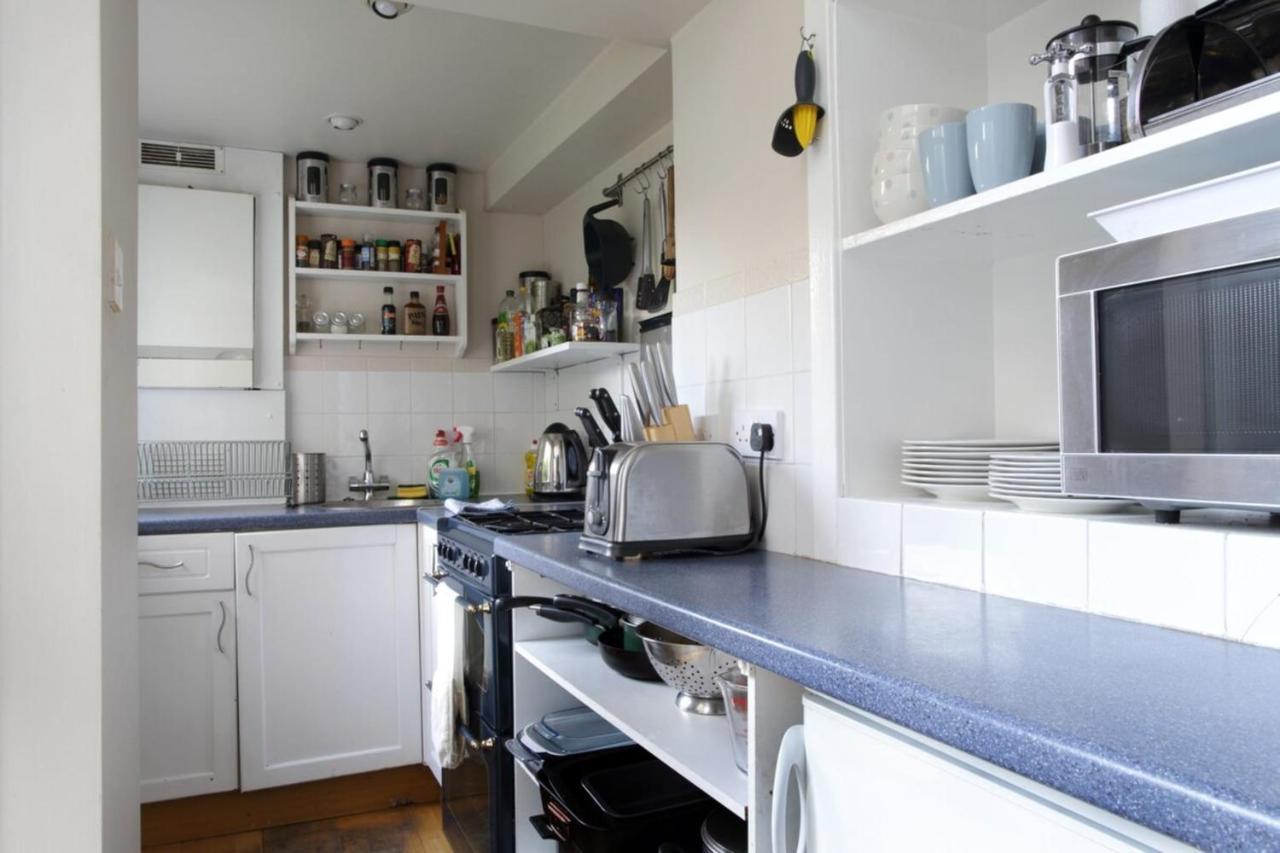 Central And Spacious 2 Bedroom Flat With Garden EDI Exterior foto