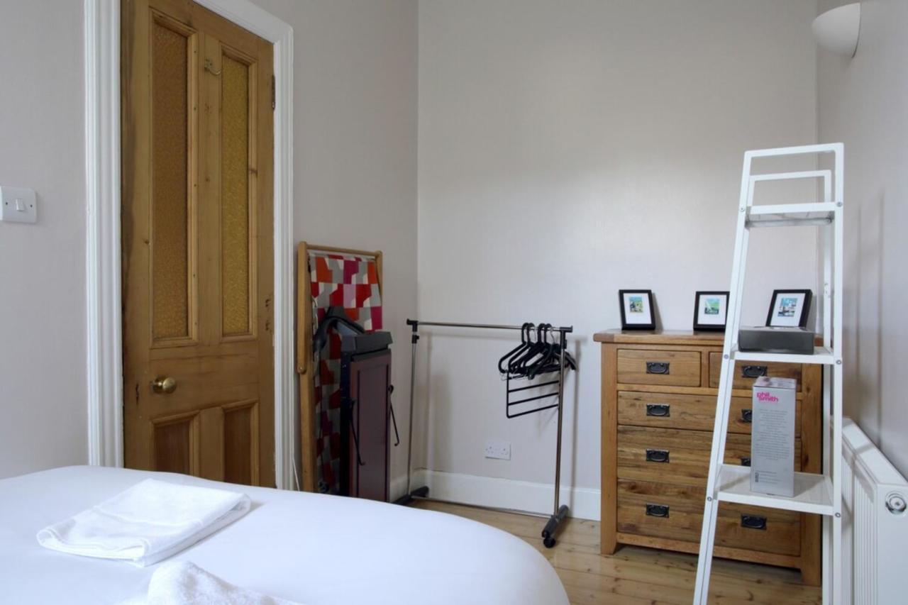 Central And Spacious 2 Bedroom Flat With Garden EDI Exterior foto